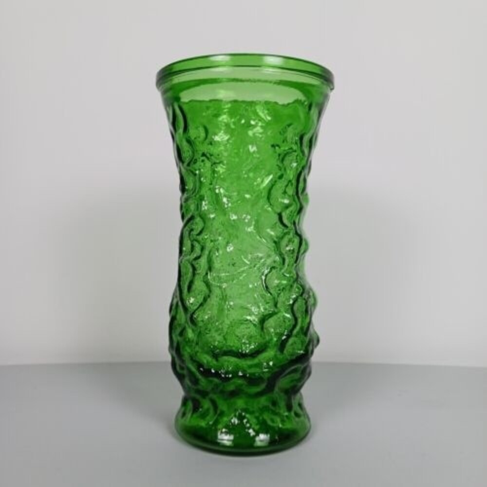 Vintage Hoosier Glass Green Crinkle Vase  8.5"